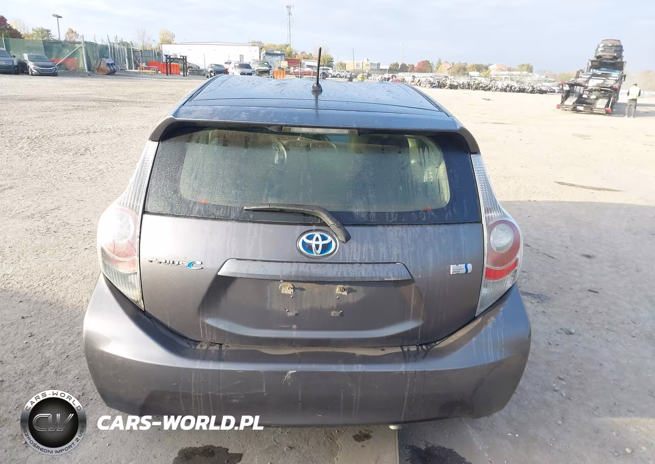 2014 Toyota Prius C VIN:JTDKDTB36E1569085 - 16