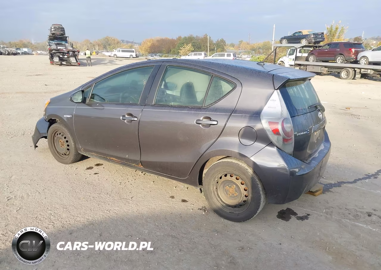 2014 Toyota Prius C VIN:JTDKDTB36E1569085 - 3