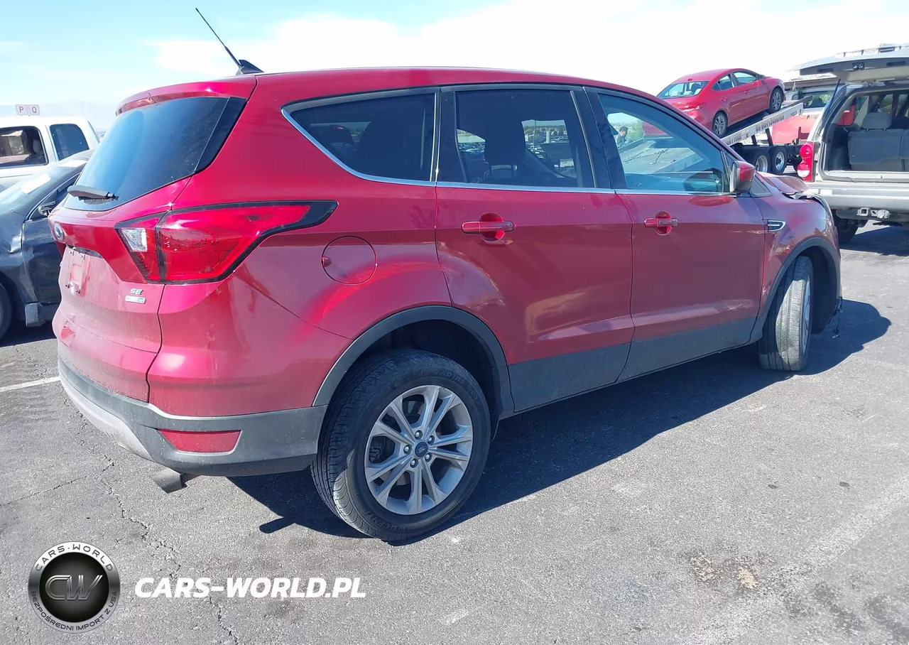 2019 Ford Escape Se VIN:1FMCU9GD1KUA15919 - 4