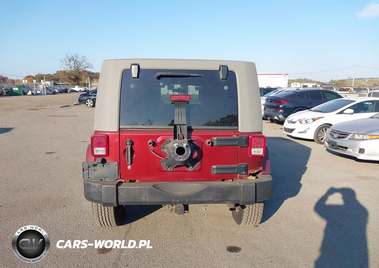 2007 Jeep Wrangler Unlimited Sahara VIN:1J8GA591X7L106428 - 16