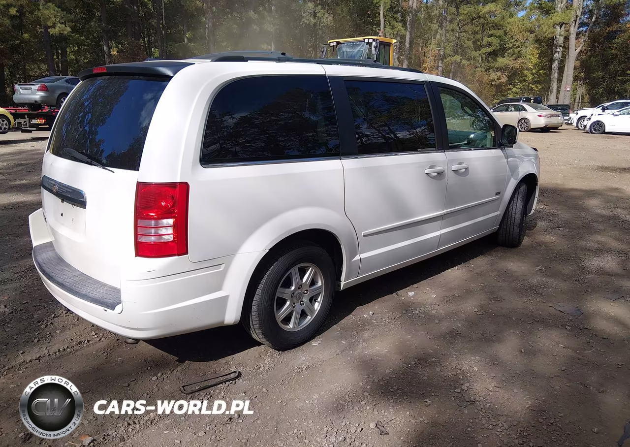 2008 Chrysler Town & Country Touring VIN:2A8HR54P48R703379 - 4