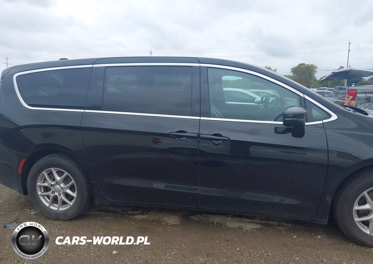 2025 Chrysler Pacifica Select VIN:2C4RC1BG6SR579230 - 13