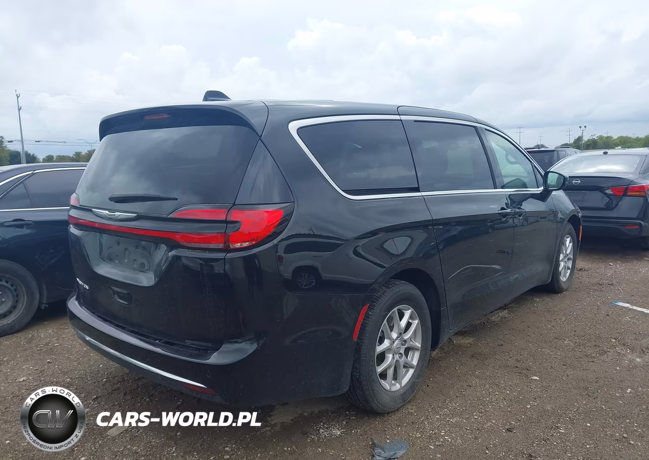 2025 Chrysler Pacifica Select VIN:2C4RC1BG6SR579230 - 4
