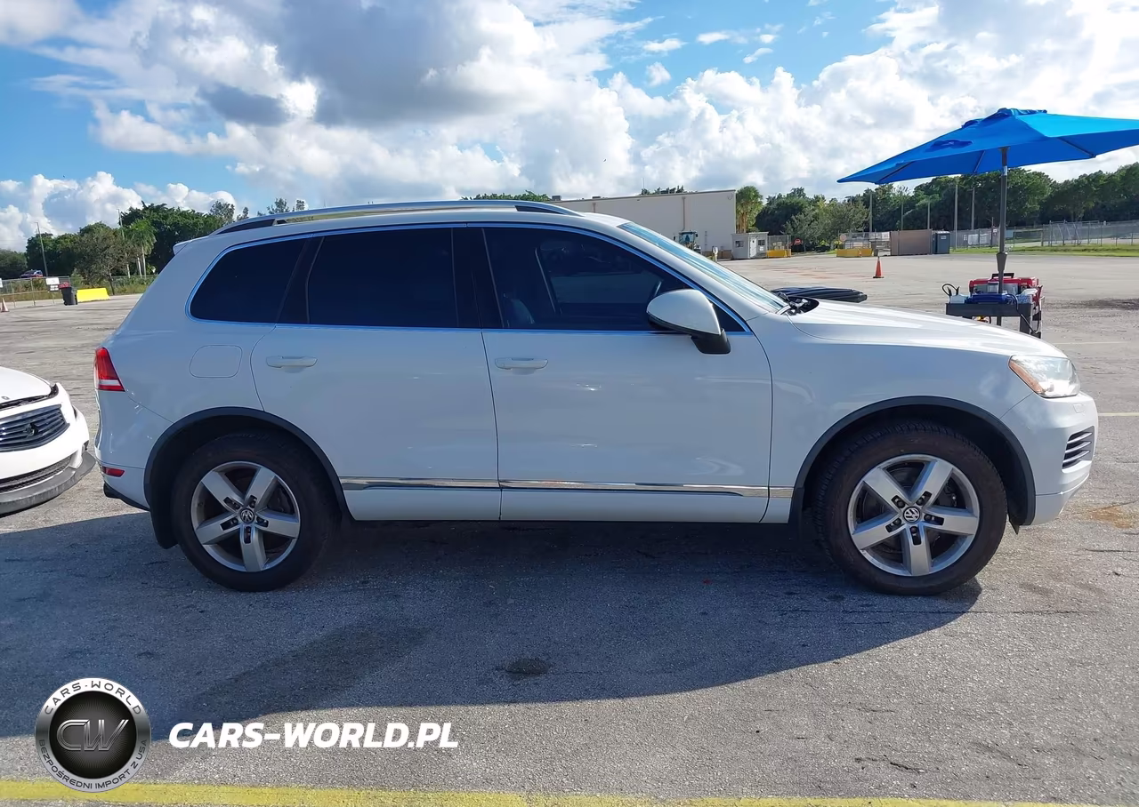 2014 Volkswagen Touareg Tdi Lux VIN:WVGEP9BP4ED005522 - 13
