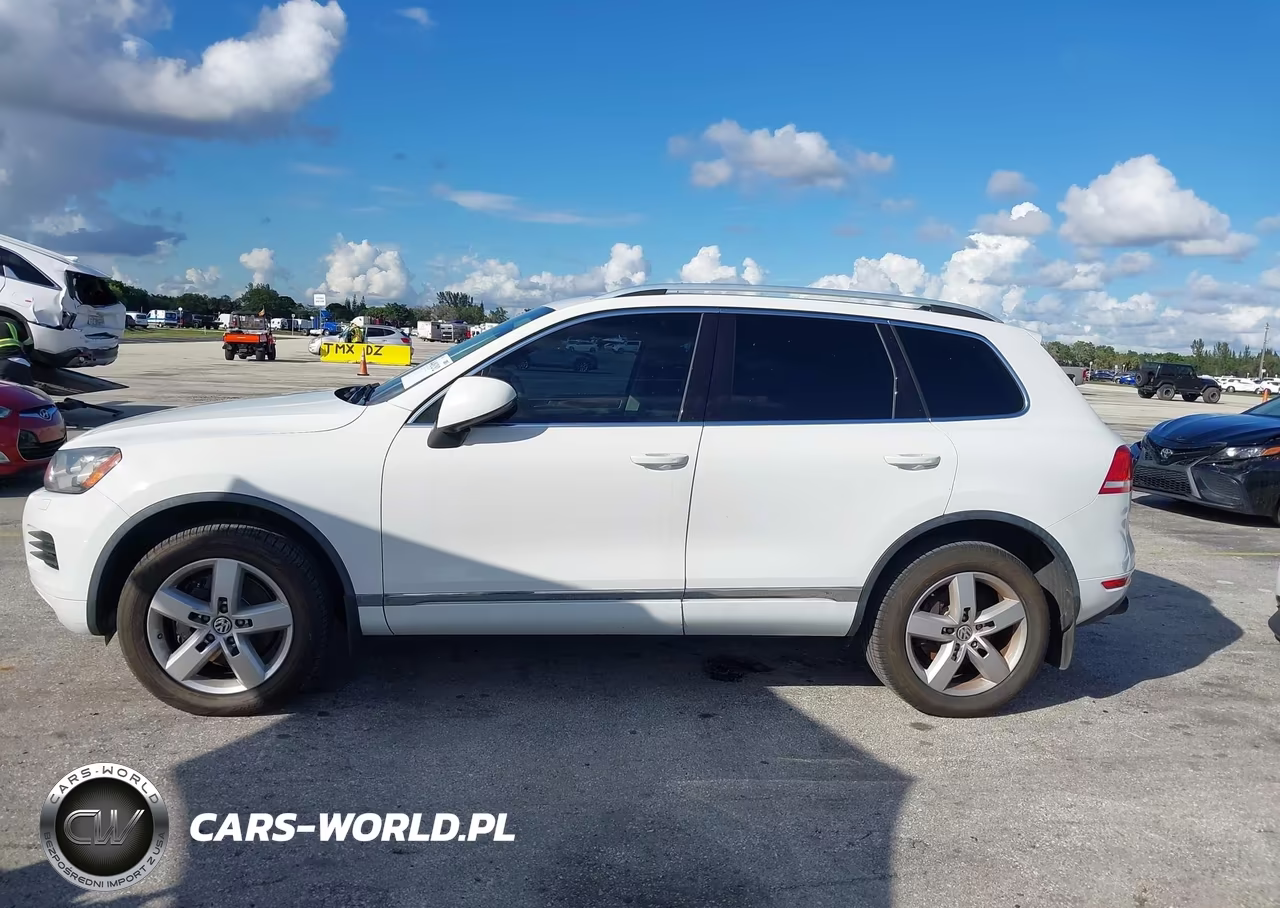 2014 Volkswagen Touareg Tdi Lux VIN:WVGEP9BP4ED005522 - 14