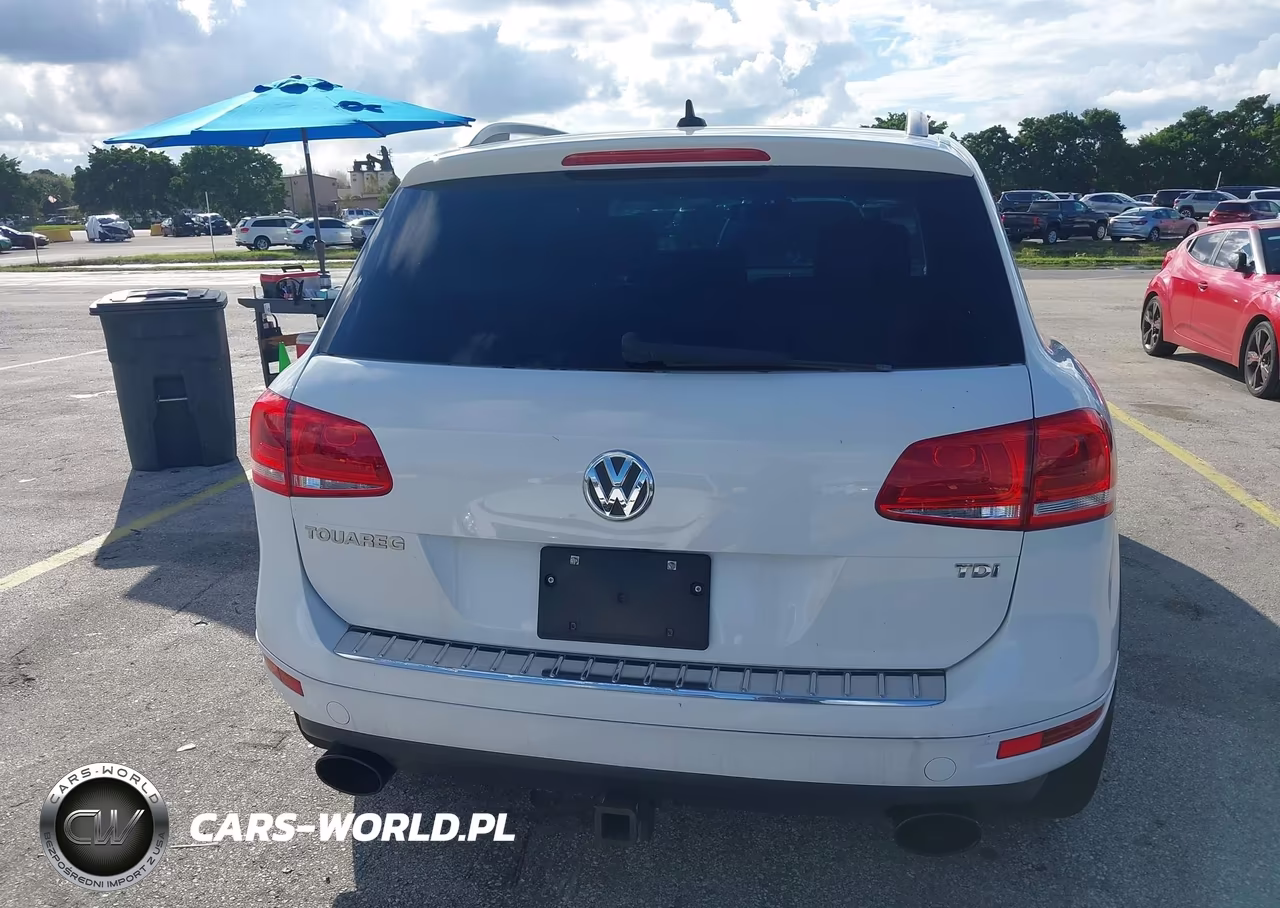 2014 Volkswagen Touareg Tdi Lux VIN:WVGEP9BP4ED005522 - 16