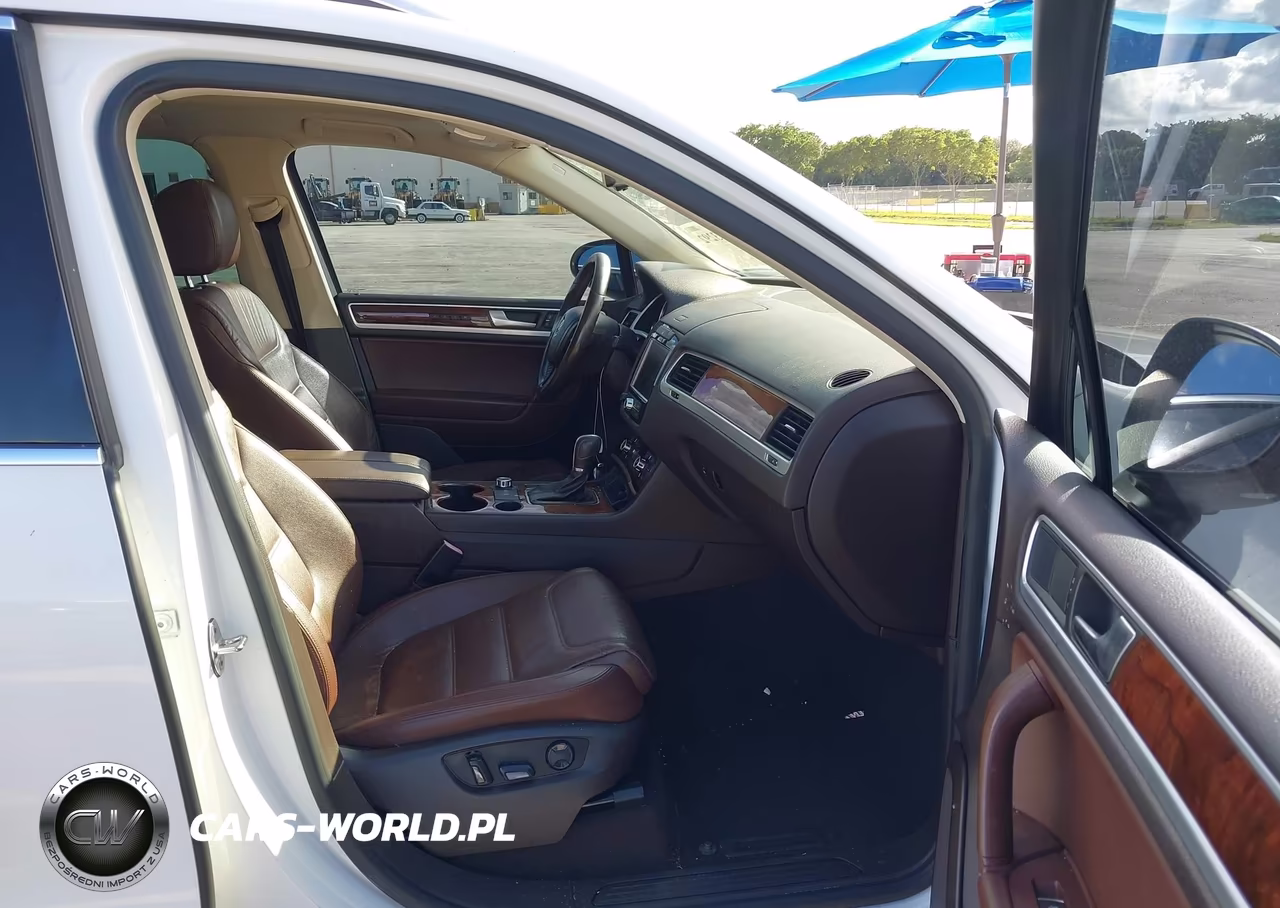 2014 Volkswagen Touareg Tdi Lux VIN:WVGEP9BP4ED005522 - 5