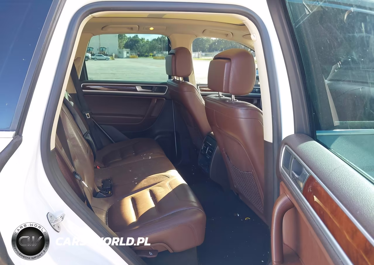 2014 Volkswagen Touareg Tdi Lux VIN:WVGEP9BP4ED005522 - 8