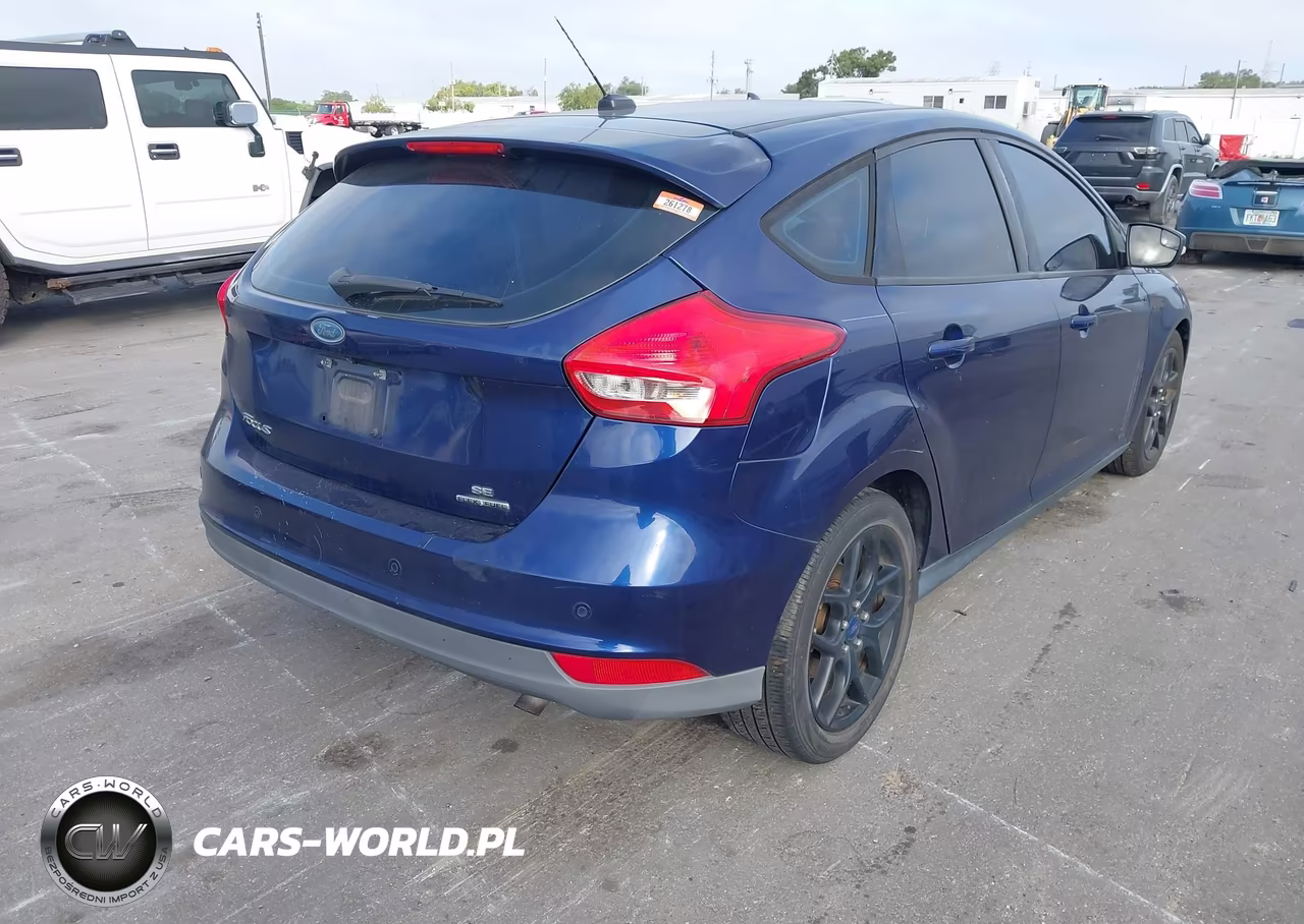 2016 Ford Focus Se VIN:1FADP3K21GL224289 - 4