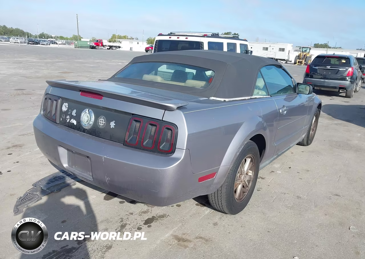 2007 Ford Mustang V6 Deluxe-V6 Premium VIN:1ZVFT84N675262069 - 4