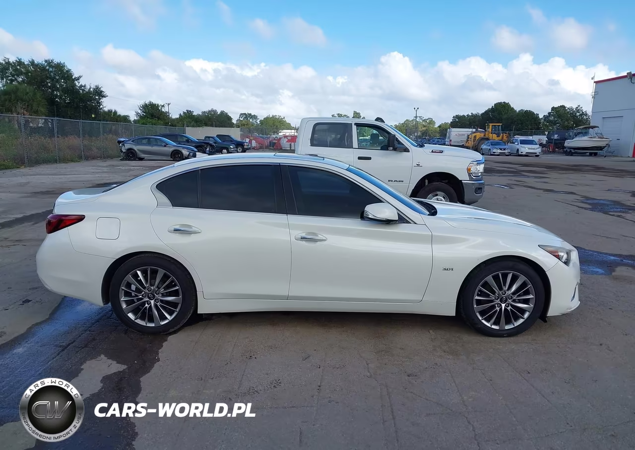 2018 Infiniti Q50 3.0T Luxe VIN:JN1EV7AP8JM350520 - 13