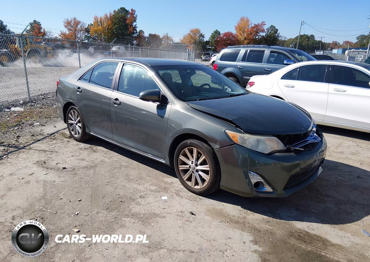 2013 Toyota Camry Xle – zdjęcie 1 z 16
