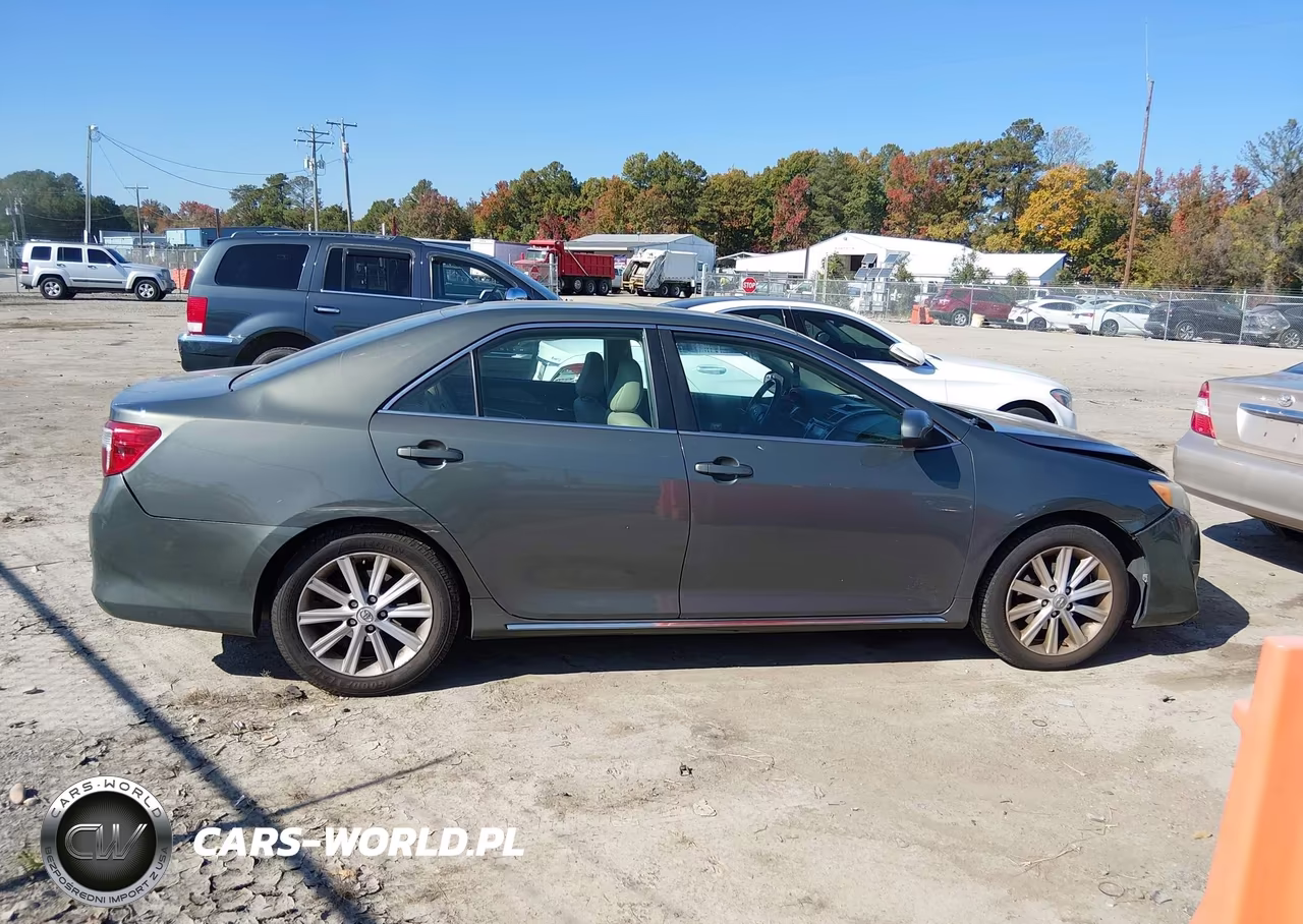 2013 Toyota Camry Xle VIN:4T4BF1FK3DR307054 - 13