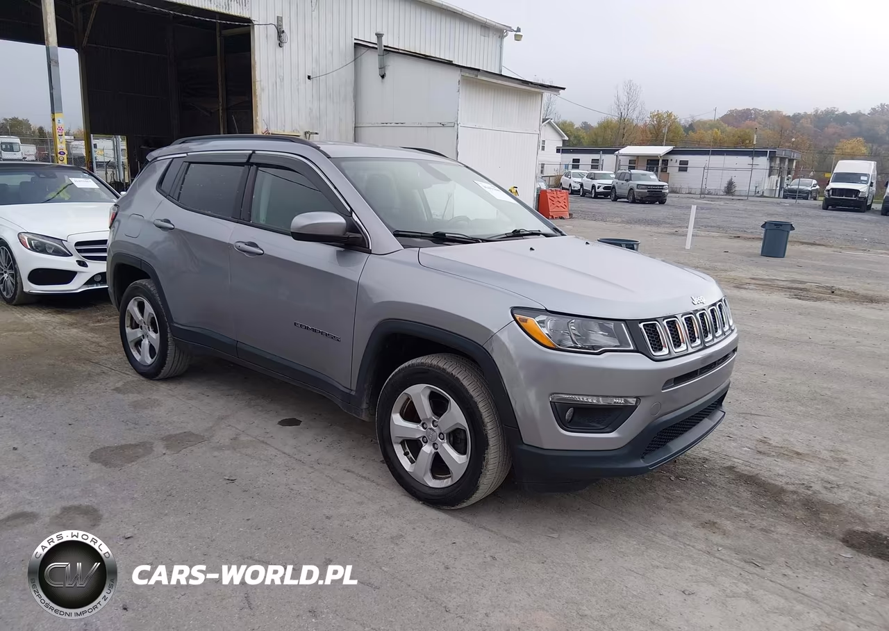 2018 Jeep Compass Latitude 4X4 VIN:3C4NJDBB7JT258870 - 1