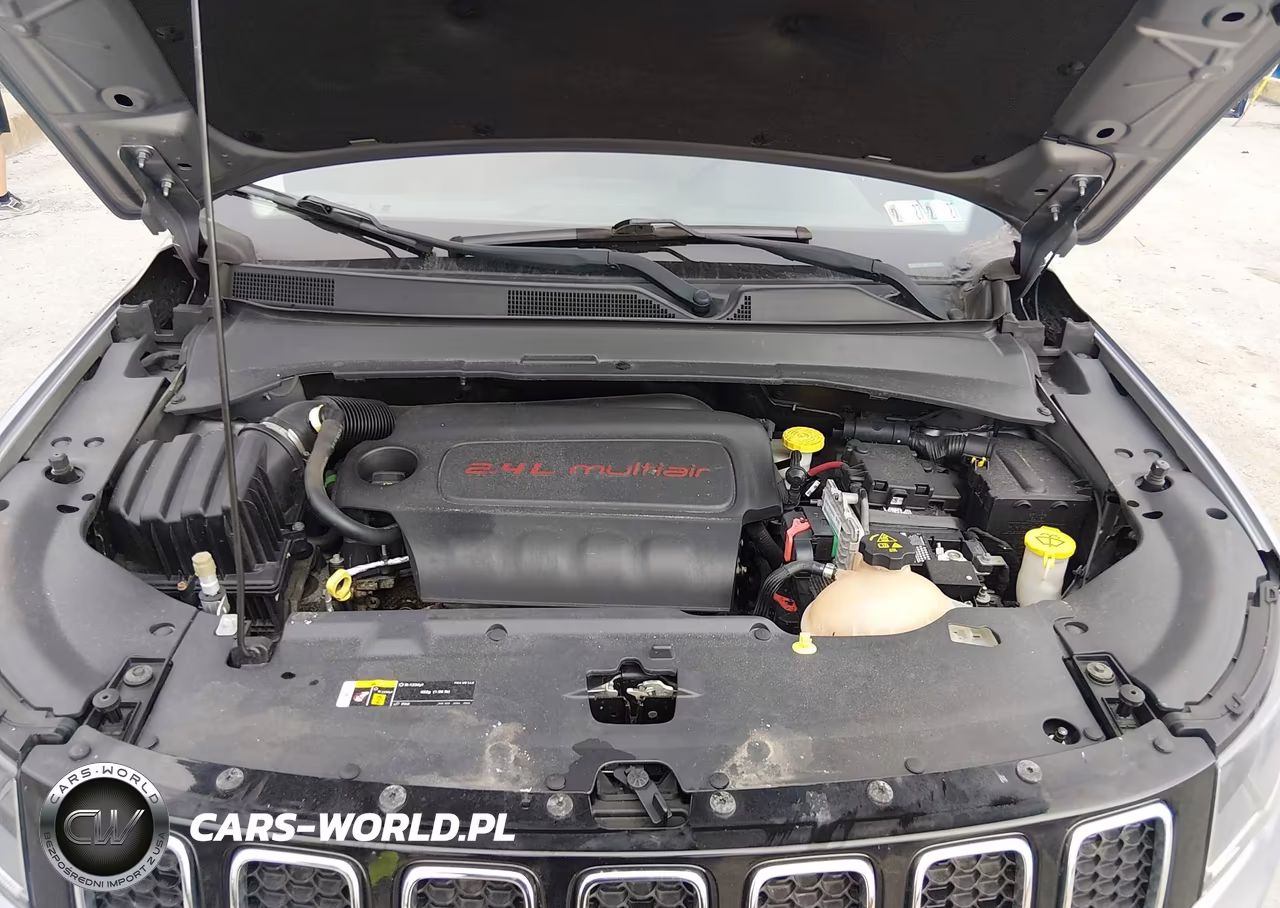 2018 Jeep Compass Latitude 4X4 VIN:3C4NJDBB7JT258870 - 10
