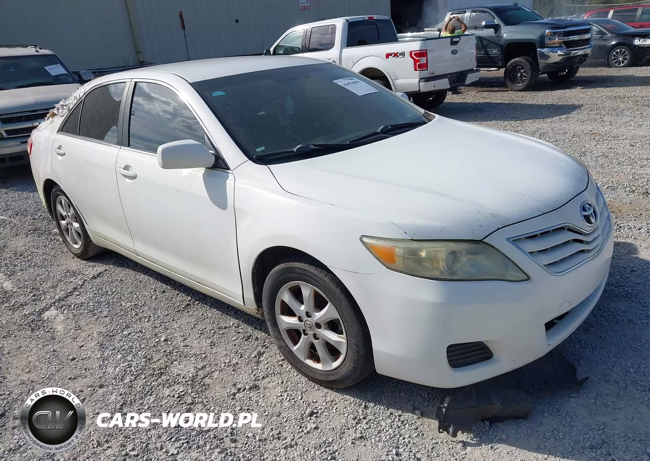 2011 Toyota Camry Le – zdjęcie 1 z 11